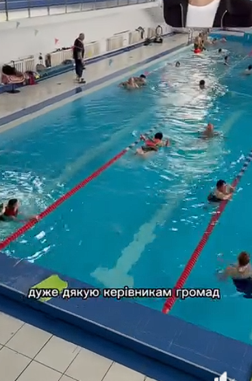 60 ветеранів та ветеранок сьогодні в басейні.